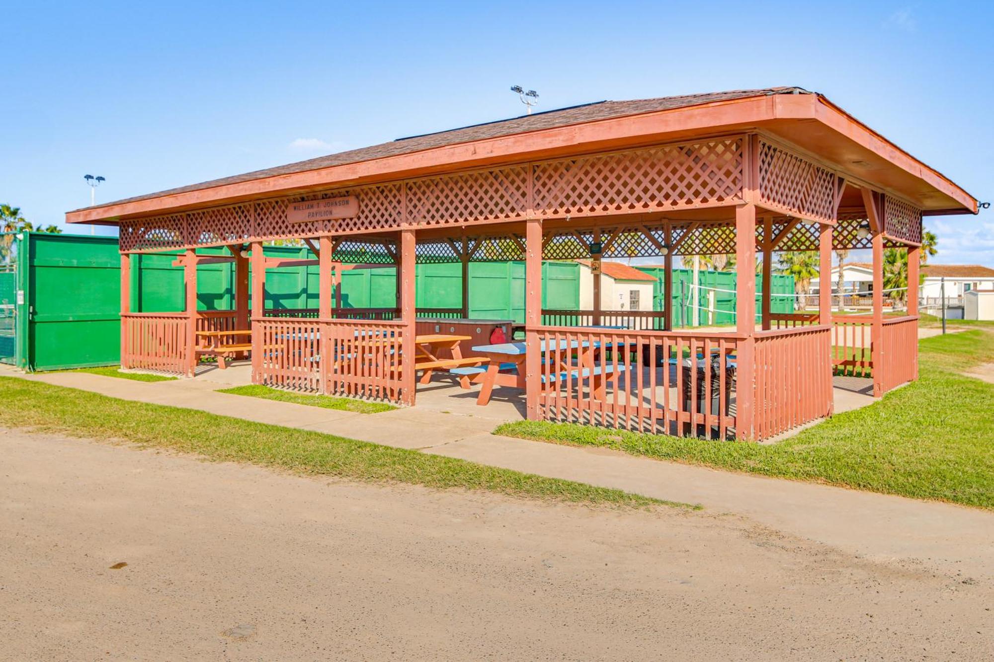 Cozy Waterfront Port Isabel Cottage With Deck! Экстерьер фото